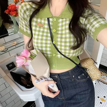 Японская милая клетчатая футболка с коротким рукавом, женские Корейские трикотажные топы на тонких пуговицах с отложным воротником, летняя Зеленая футболка с пупком 2023